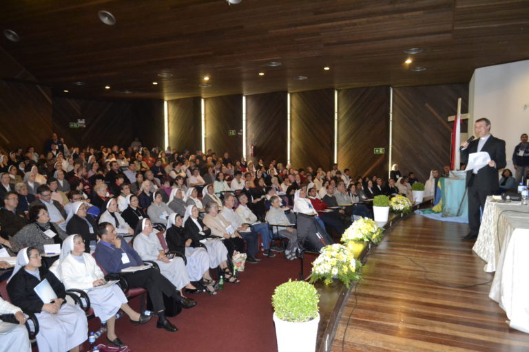 500 Religiosos (as) aderem a Ação Evangelizadora em prol das vocações