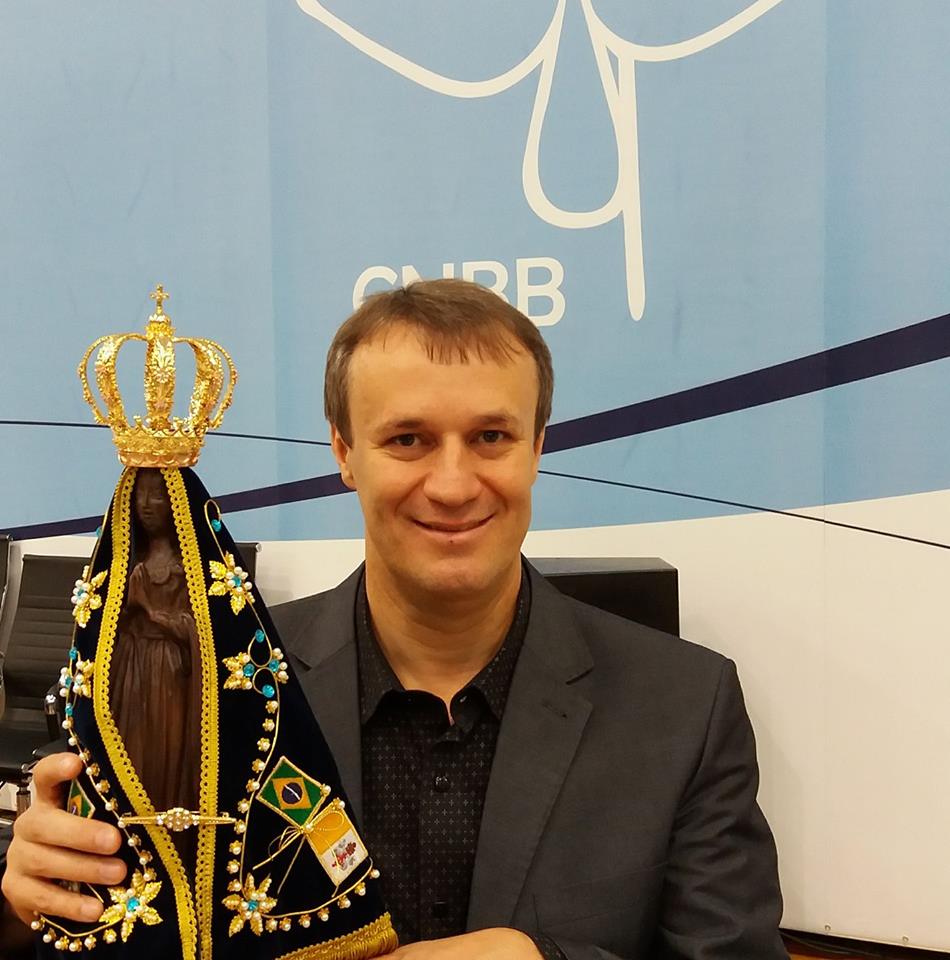 Revista Rogate entrevista Padre Mário Spaki