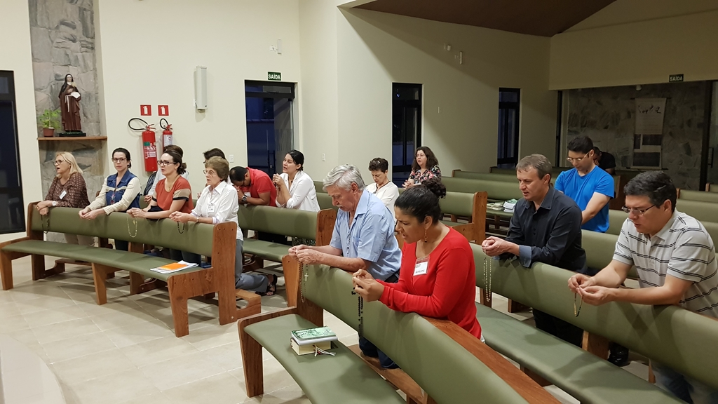 Grupo de psicólogos e médicos católicos reza pelas vocações