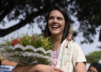 Vocação missionária – Andréia Salvador [Tradução em Libras]