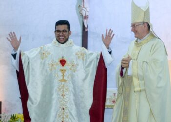 Padre Ezer Nathan Fagundes Ribeiro [Interpretação em Libras]