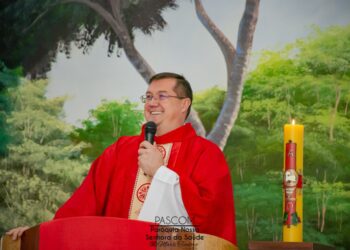 Vocação | Padre Fábio Augusto Welter [Libras]