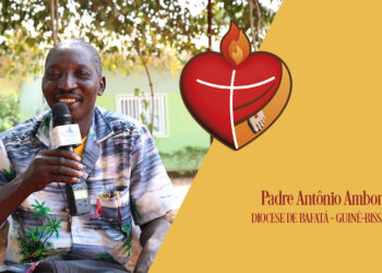 Vocação | Padre Antônio Ambona [Libras]